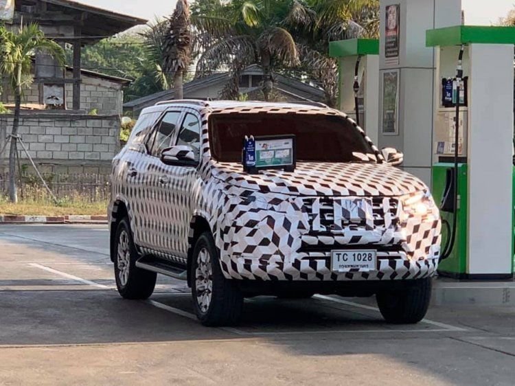Toyota Fortuner Facelift Spied For The First Time India Launch In
